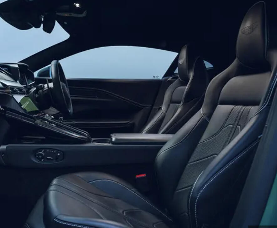 Aston Martin Vantage Sport + Seat
